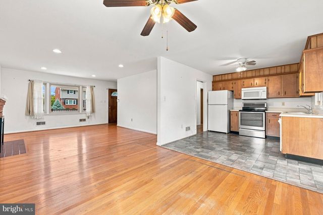 802 YOUNG PL, Frederick, MD 21702