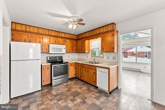 802 YOUNG PL, Frederick, MD 21702