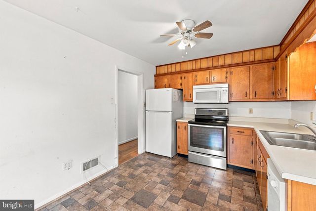 802 YOUNG PL, Frederick, MD 21702