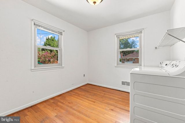 802 YOUNG PL, Frederick, MD 21702