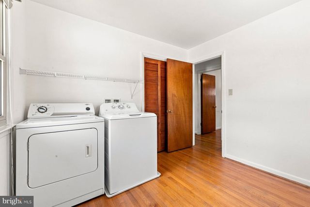 802 YOUNG PL, Frederick, MD 21702