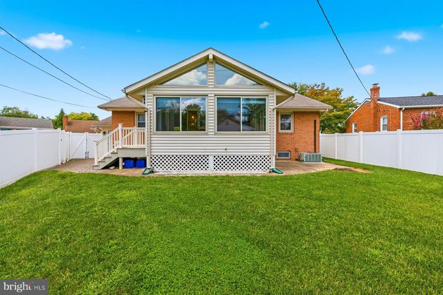 802 YOUNG PL, Frederick, MD 21702