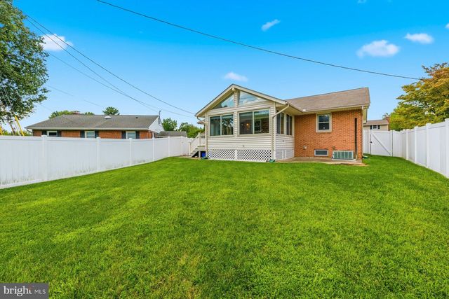 802 YOUNG PL, Frederick, MD 21702