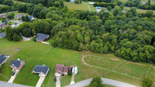 4050 Summit Dr, Greenbrier, TN 37073