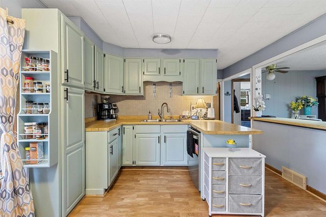 W12235 EAGLE ROAD, Crivitz, WI 54114