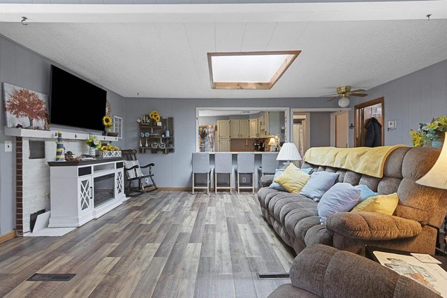 W12235 EAGLE ROAD, Crivitz, WI 54114