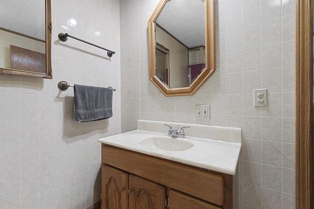 W12235 EAGLE ROAD, Crivitz, WI 54114