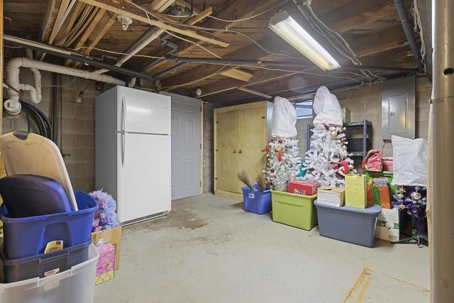 W12235 EAGLE ROAD, Crivitz, WI 54114