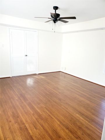 7953 Ridgeview Drive, Houston, TX 77055