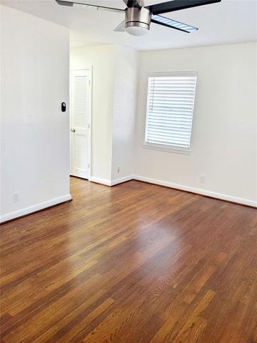 7953 Ridgeview Drive, Houston, TX 77055