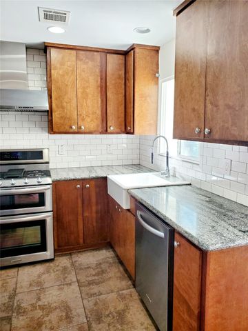 7953 Ridgeview Drive, Houston, TX 77055