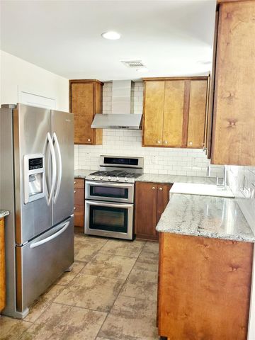 7953 Ridgeview Drive, Houston, TX 77055