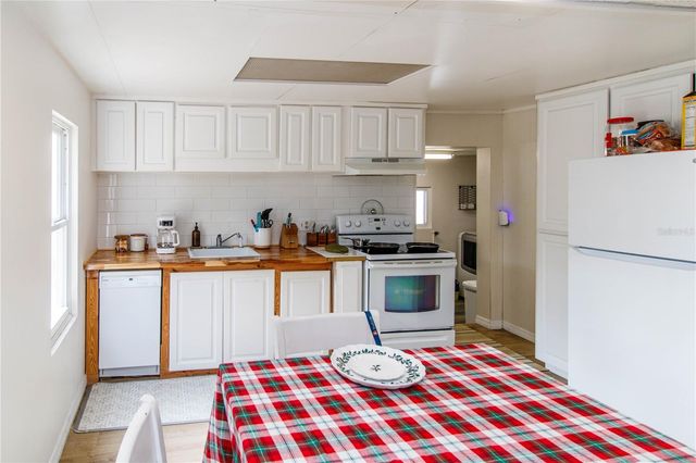 5127 YEARLING AVENUE, Weeki Wachee, FL 34607