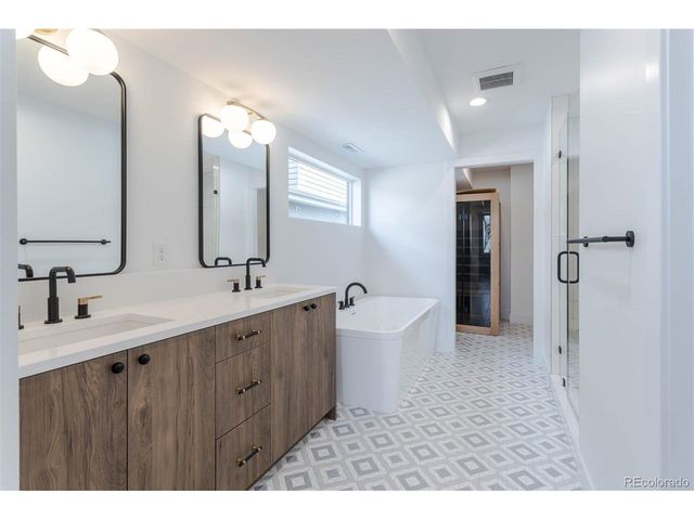 2660 S Acoma St, Denver, CO 80223