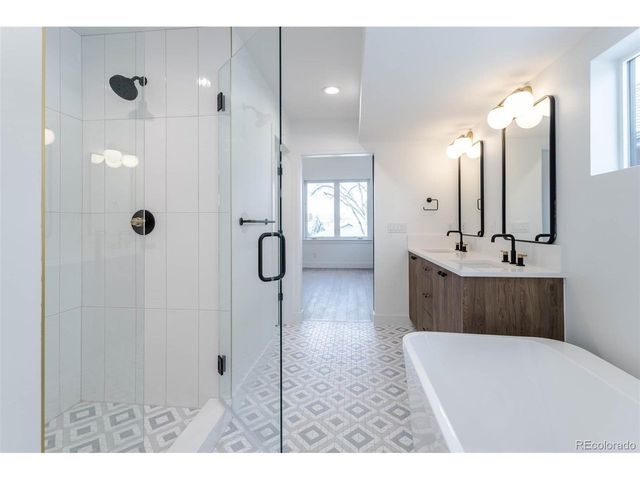 2660 S Acoma St, Denver, CO 80223