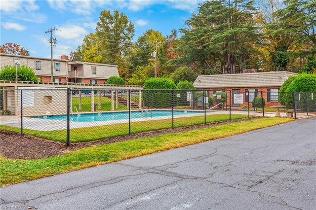 3824 Country Club Road D, Winston-salem, NC 27104