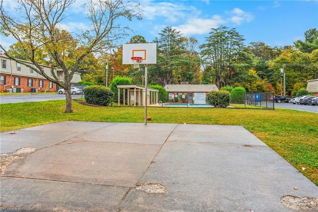 3824 Country Club Road D, Winston-salem, NC 27104