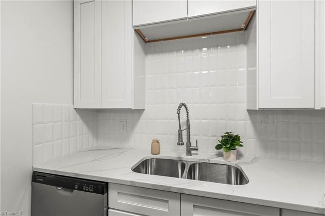 3824 Country Club Road D, Winston-salem, NC 27104