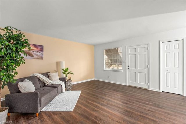 3824 Country Club Road D, Winston-salem, NC 27104