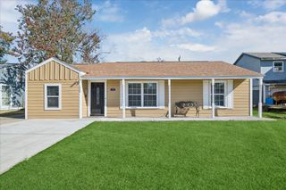 1900 Oregon Street, Baytown, TX 77520