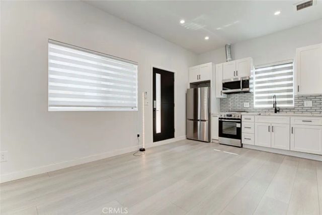9823 Odessa, North Hills, CA 91343