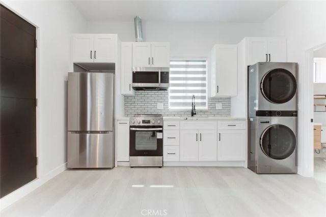 9823 Odessa, North Hills, CA 91343