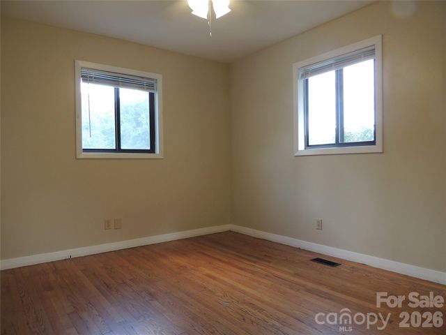 409 East K Street E, Newton, NC 28658