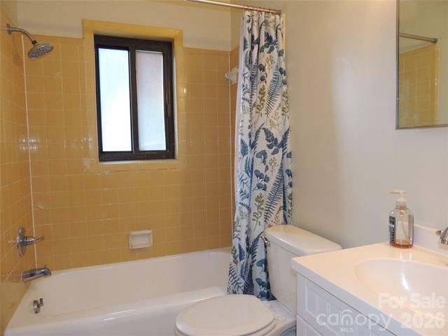 409 East K Street E, Newton, NC 28658