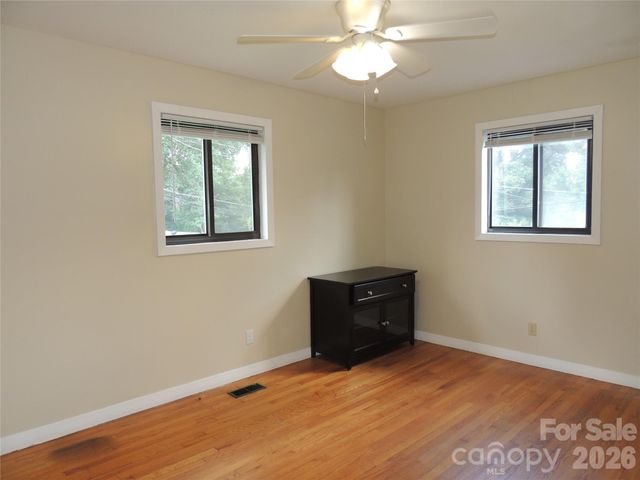 409 East K Street E, Newton, NC 28658