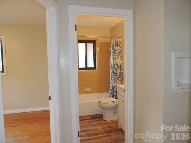409 East K Street E, Newton, NC 28658