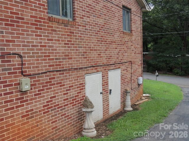 409 East K Street E, Newton, NC 28658