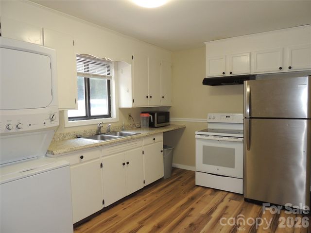 409 East K Street E, Newton, NC 28658