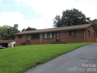 409 East K Street E, Newton, NC 28658