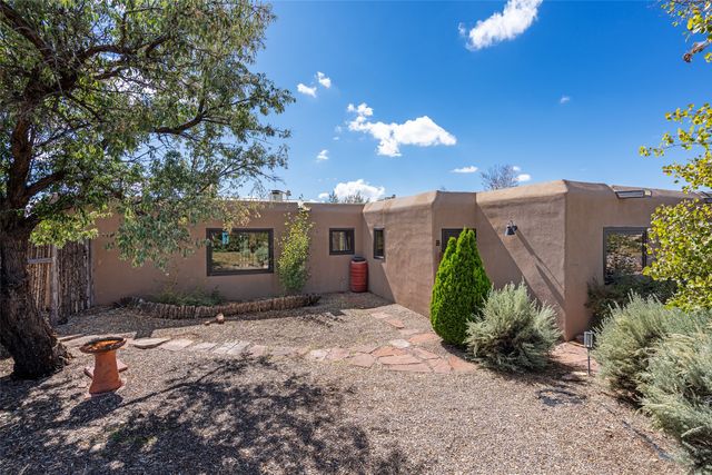 15 Monte Alto Road, Santa Fe, NM 87508