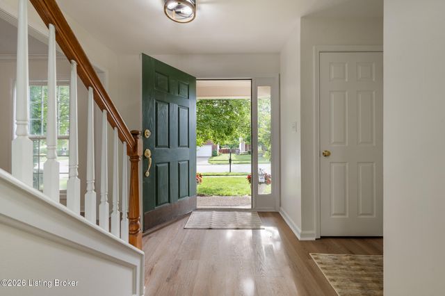 4306 Stone Glen Rd, Louisville, KY 40241