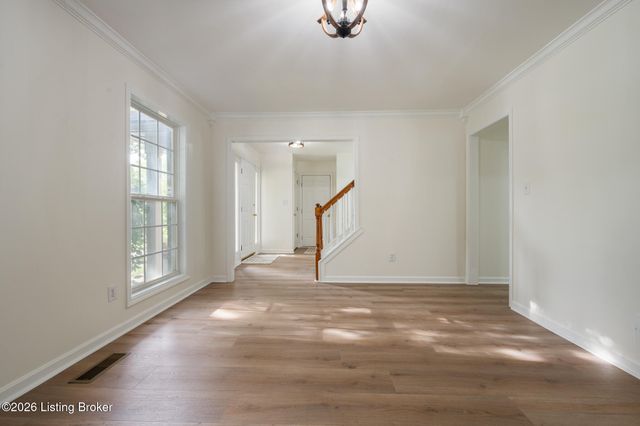 4306 Stone Glen Rd, Louisville, KY 40241
