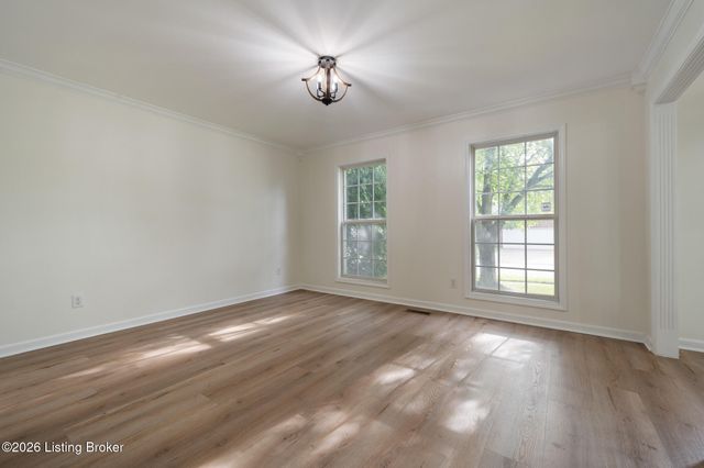 4306 Stone Glen Rd, Louisville, KY 40241