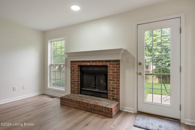 4306 Stone Glen Rd, Louisville, KY 40241
