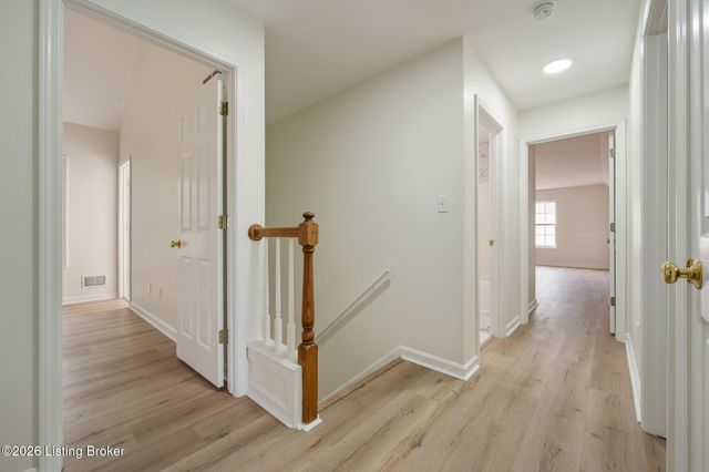 4306 Stone Glen Rd, Louisville, KY 40241