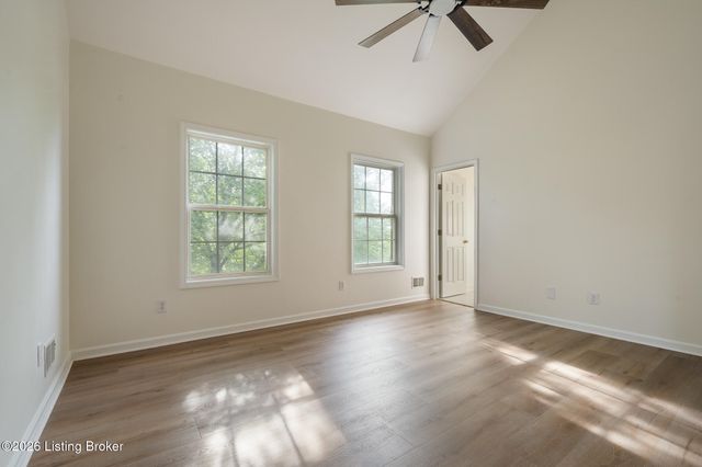 4306 Stone Glen Rd, Louisville, KY 40241