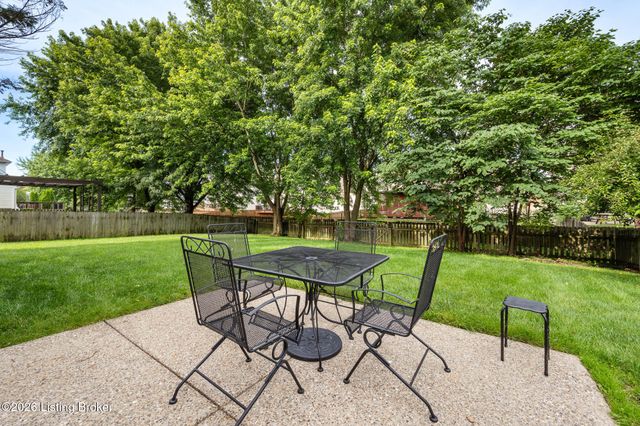 4306 Stone Glen Rd, Louisville, KY 40241