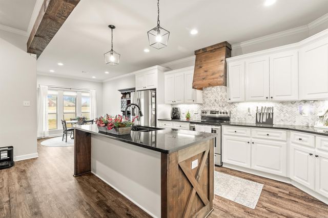 104 Hayden, Beebe, AR 72012