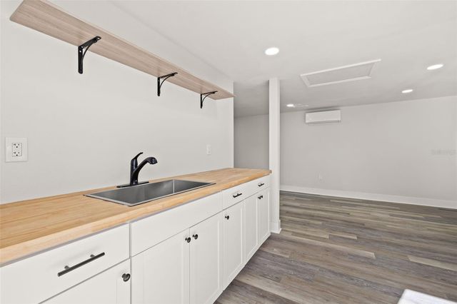 3817 W BAY TO BAY BOULEVARD B, Tampa, FL 33629