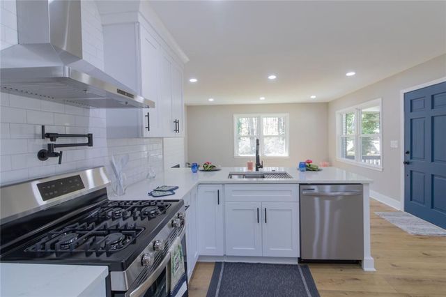 4324 Greenleaf Lane, Forest Park, GA 30297