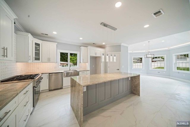 173 Santiago Avenue, Rutherford, NJ 07070