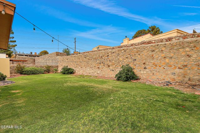 608 LA CHAPA Avenue, El Paso, TX 79912