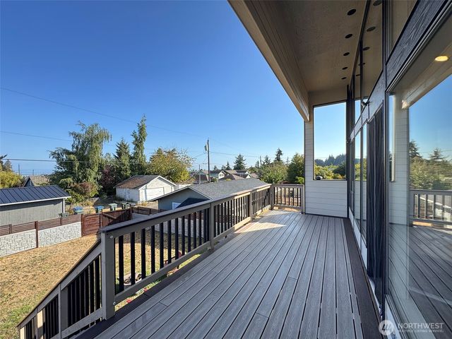 429 E Whidby Avenue, Port Angeles, WA 98362