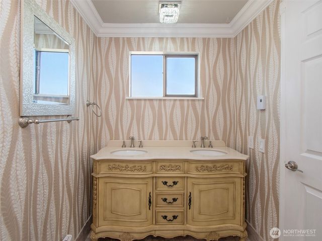429 E Whidby Avenue, Port Angeles, WA 98362