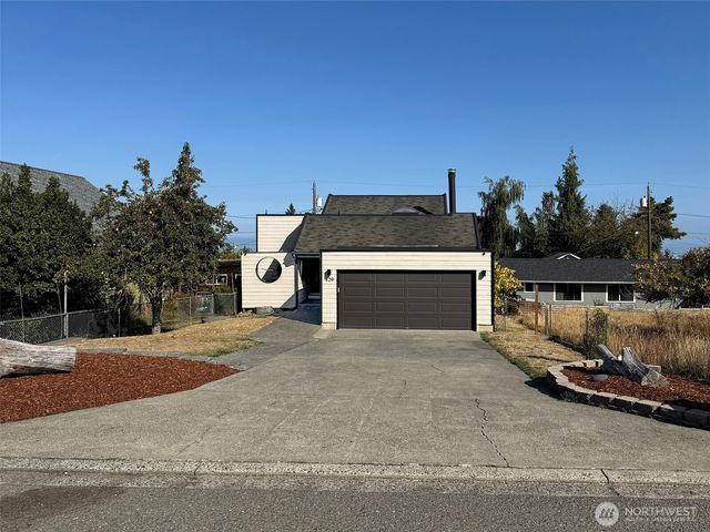 429 E Whidby Avenue, Port Angeles, WA 98362