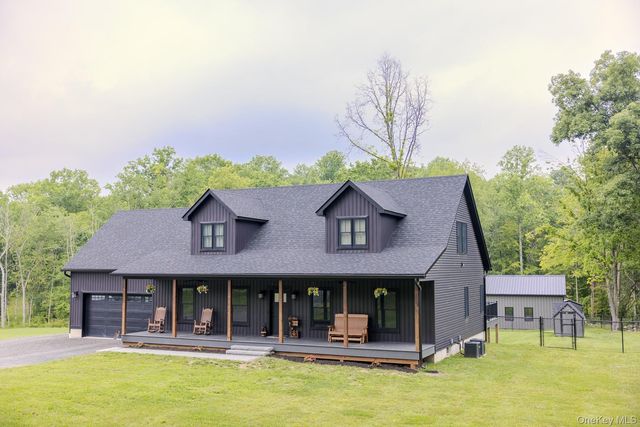 843 S Plank Road, Slate Hill, NY 10973